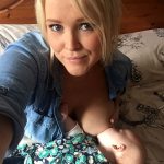 breastfeeding selfie