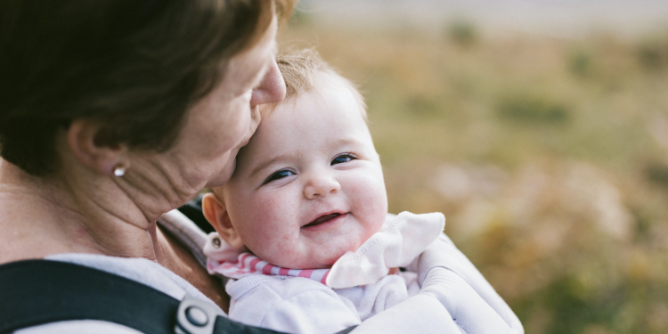 Ways to bond with a breastfed baby