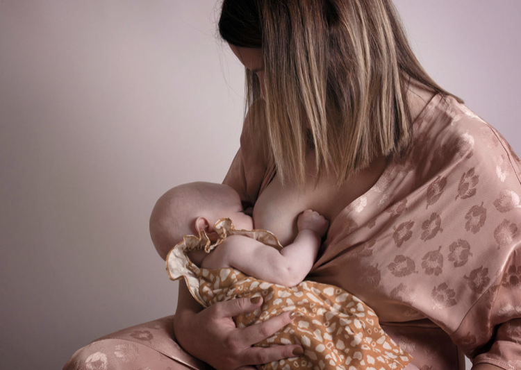 what to expect with breastfeeding