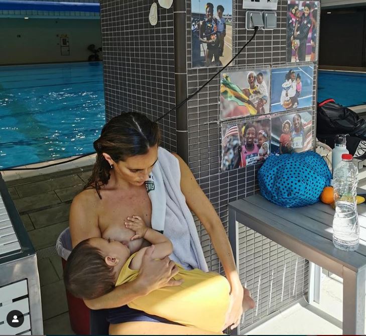 Ona Carbonell breastfeeding