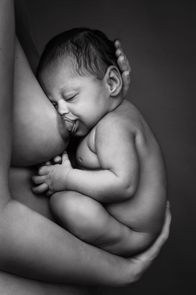 award-winning breastfeeding image