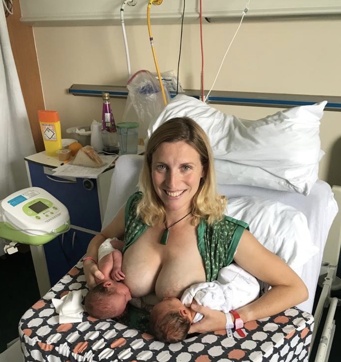 rugby ball hold breastfeeding position