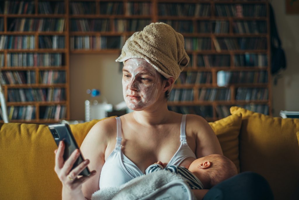 breastfeeding and social media