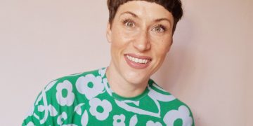 Olivia Hinge, Midwife