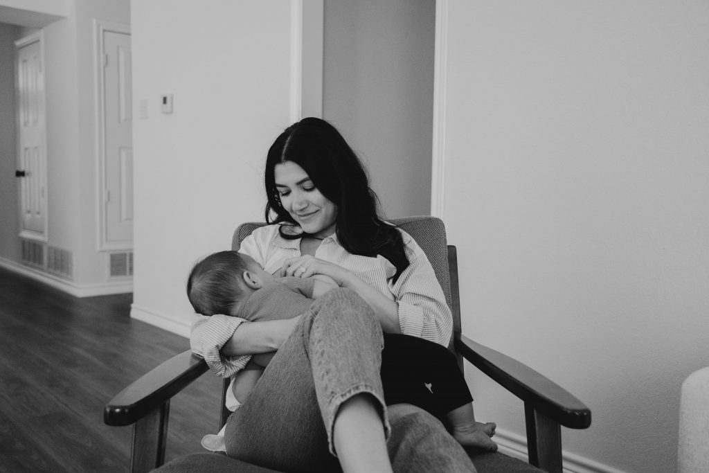 Briana Zananiri exclusively breastfeeding son