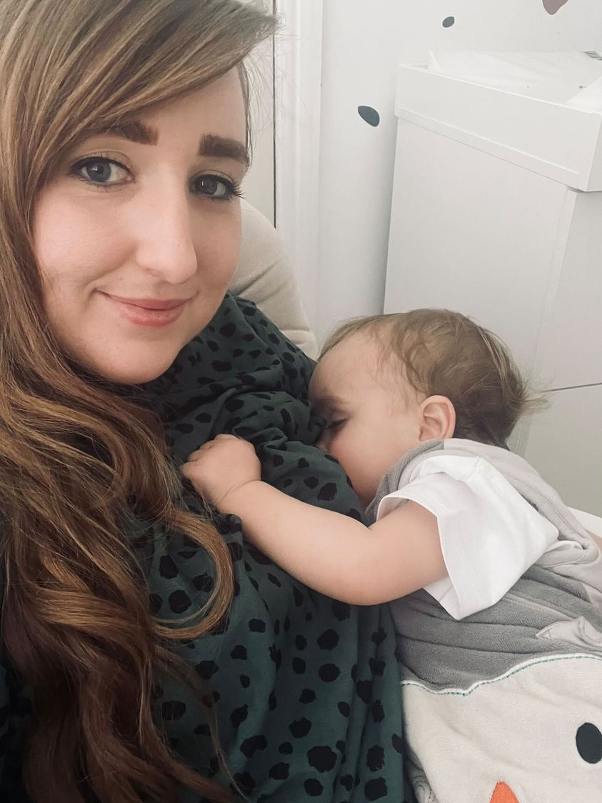Laura Eggleton breastfeeding son