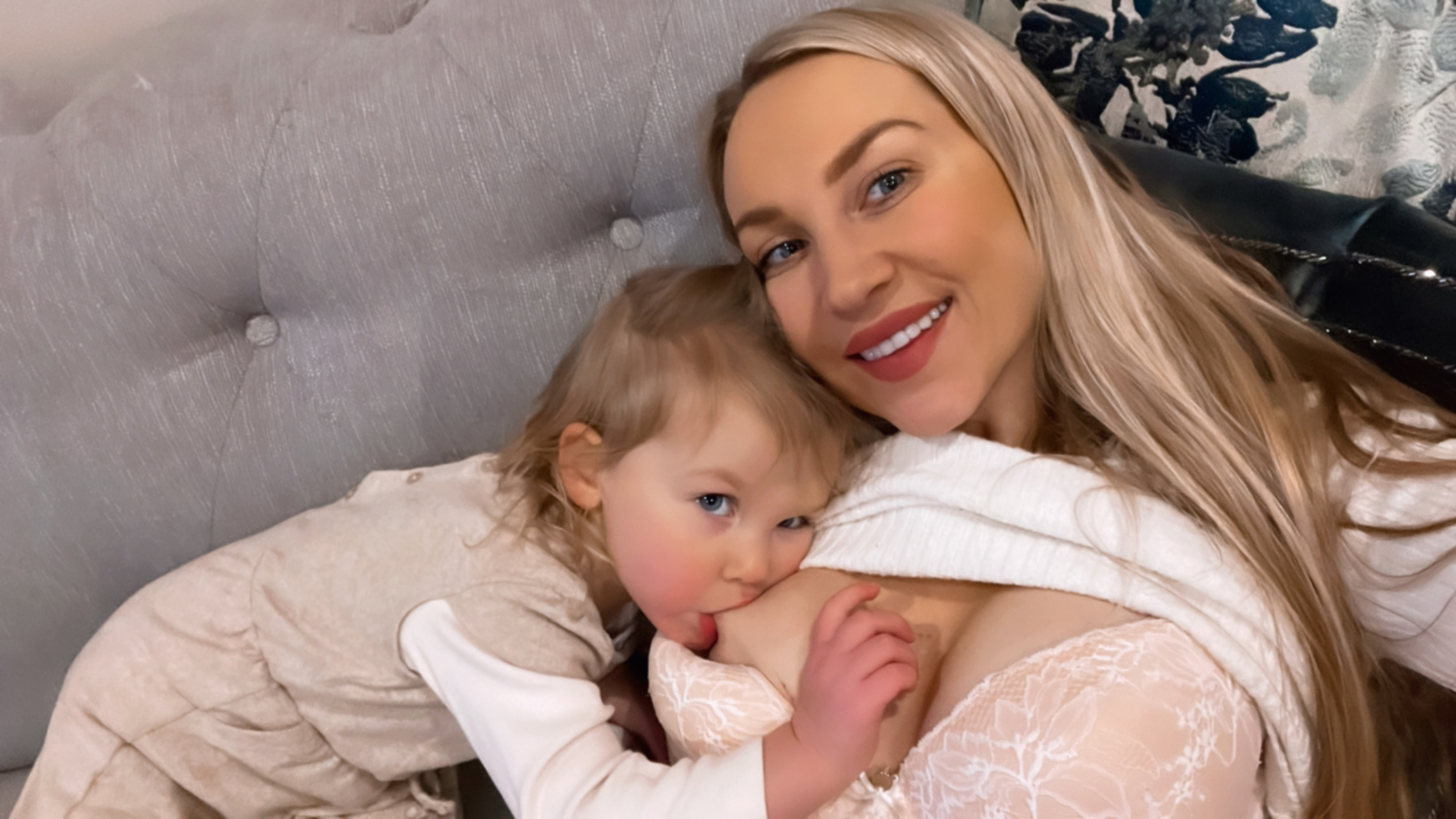 Hadassah Wilson breastfeeding daughter