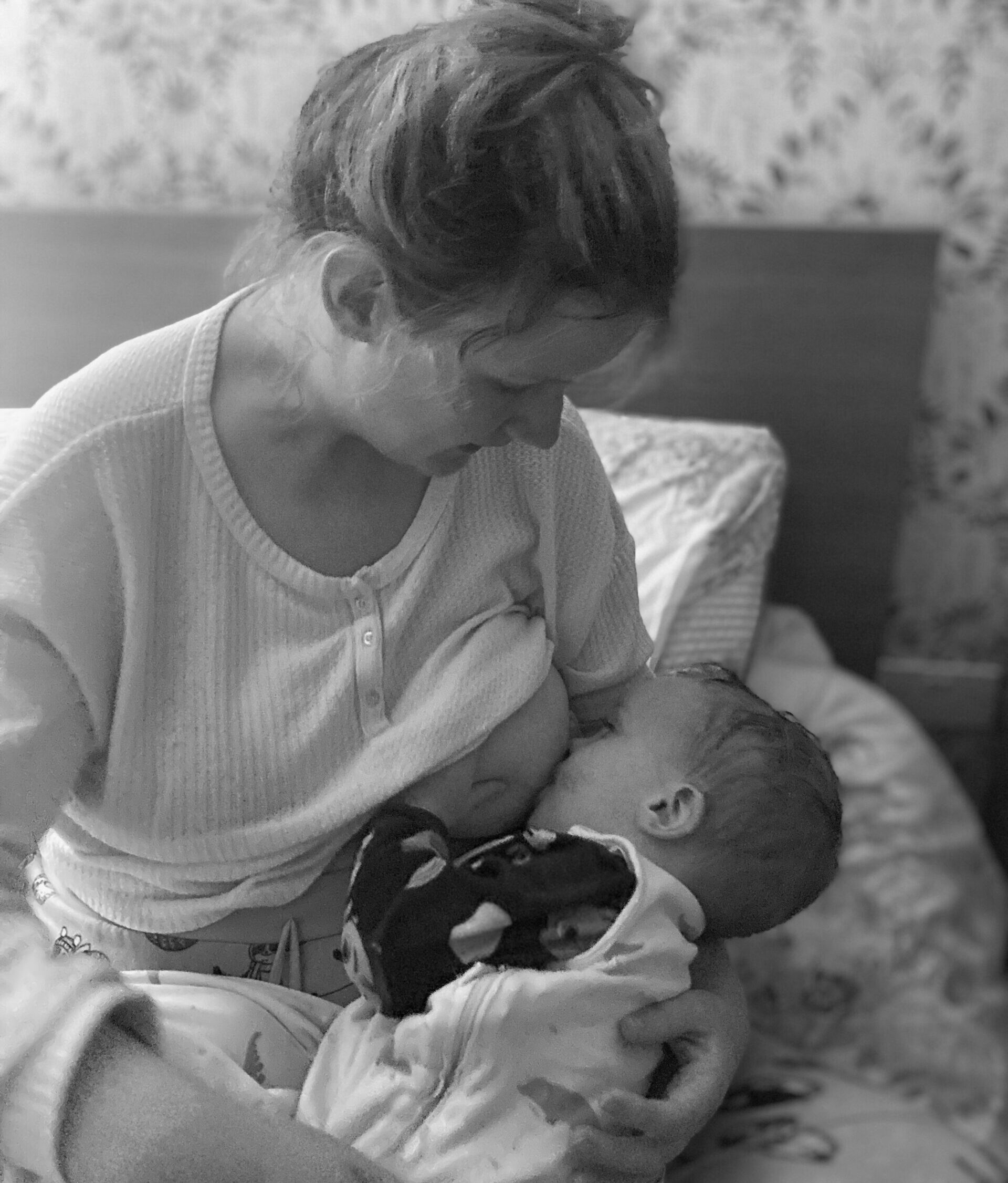 Terri Yates, breastfeeding toddler son for the final time