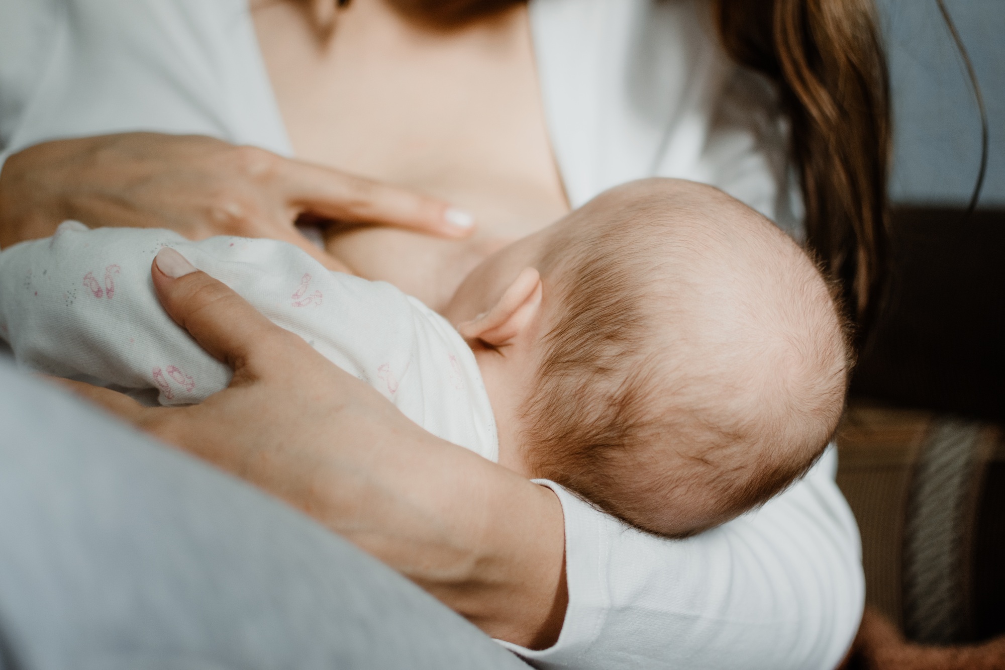 Covid vaccine and breastfeeding. Pregnancy, breastfeeding, fertility and coronavirus. Baby eating