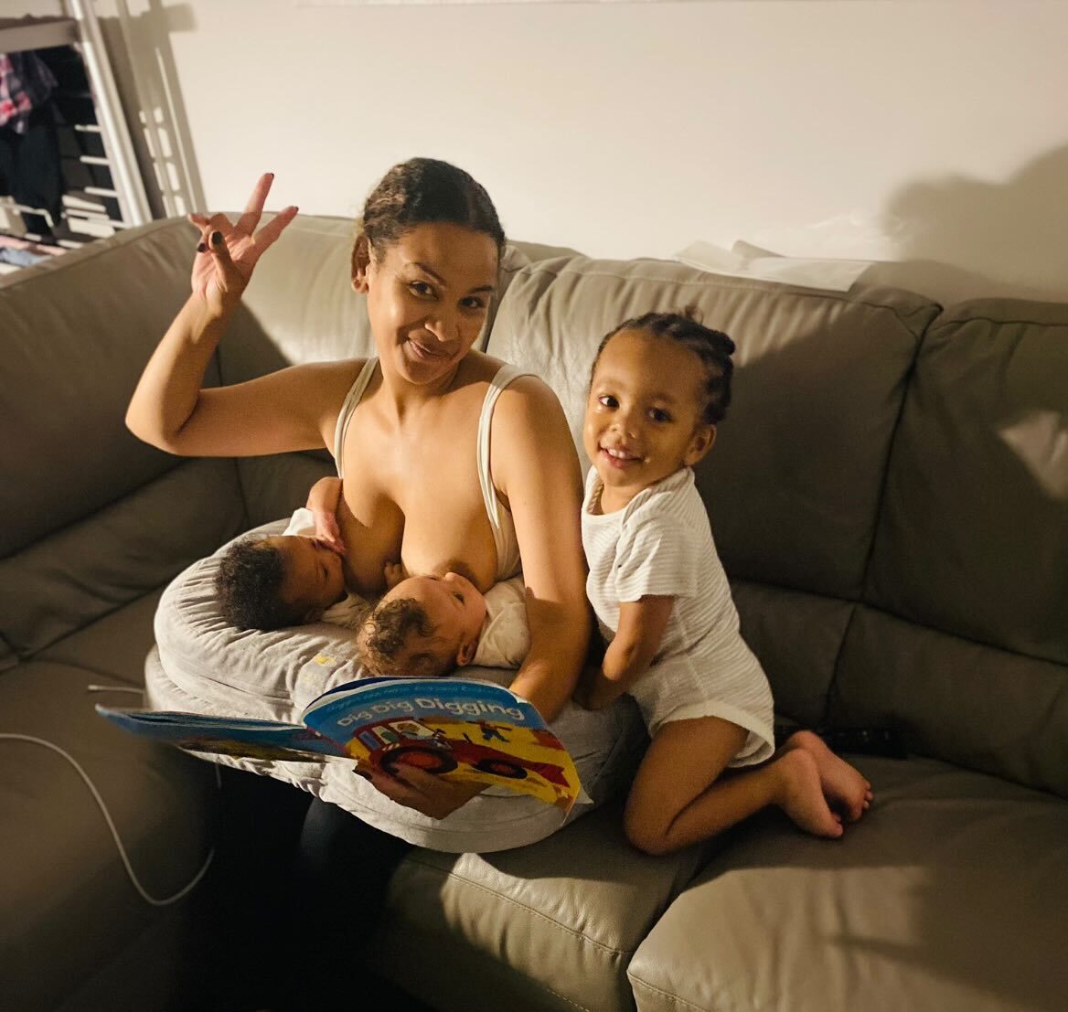 Image of breastfeeding twin mama Danielle McKenzie